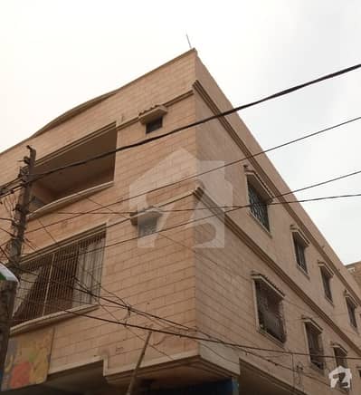 Spacious 1200  Square Feet Corner Upper Portion Available For Sale In Latifabad