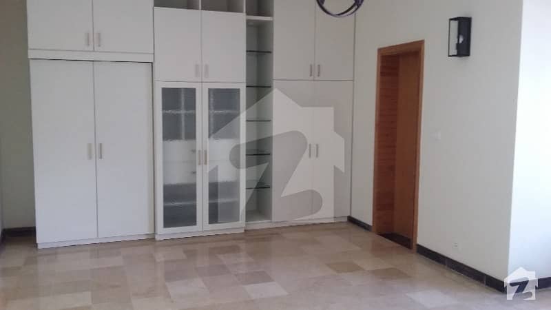 10800  Square Feet House Situated In G-6 For Rent