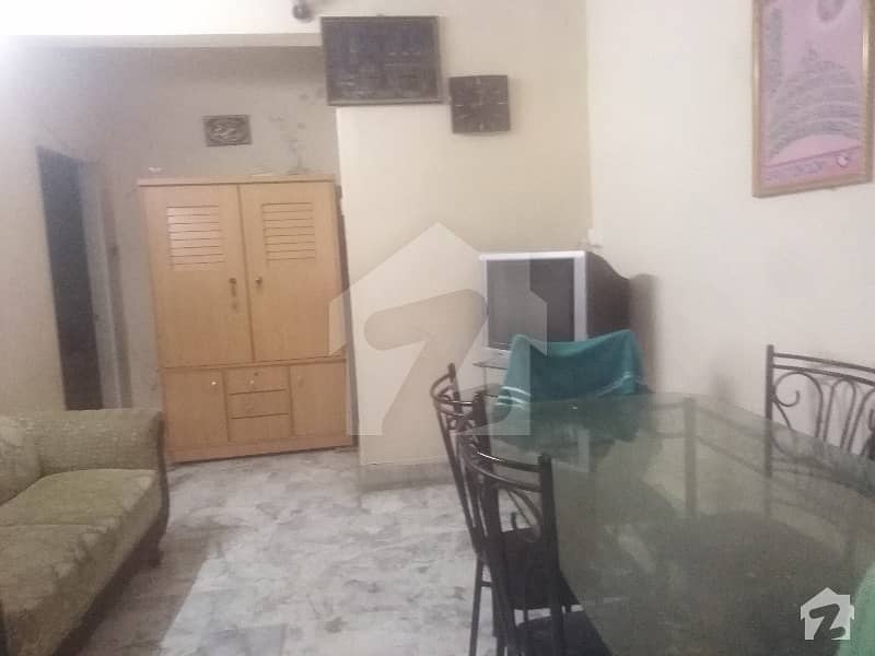 1250  Square Feet Flat Ideally Situated In Qasimabad
