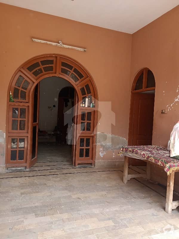 نواب شاہ میں 6 کمروں کا 6 مرلہ مکان 1.2 کروڑ میں برائے فروخت۔