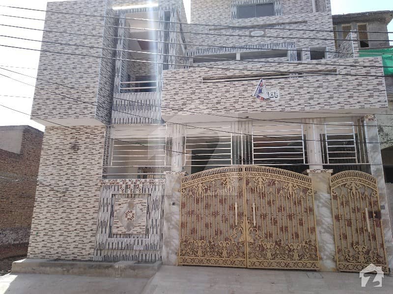 خیابان صادق سرگودھا میں 5 کمروں کا 7 مرلہ مکان 1.9 کروڑ میں برائے فروخت۔