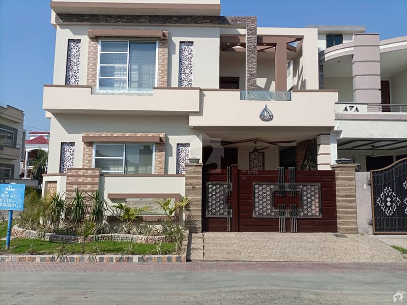 Perfect 6 Marla House In DC Colony For Sale