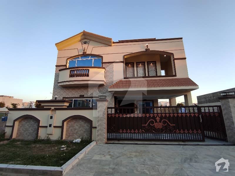 Top Of The Line Boulevard 5 Bed Double Unit House Boulevard Is For Sale  Non Furnished