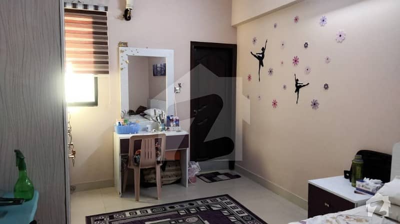 5 Rooms Luxurious Flat For Sale 5 Rooms Luxurious Flat For Sale