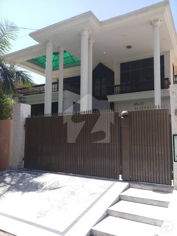 1 Kanal Well Maintained House Is Available For Rent In DHA Phase 4