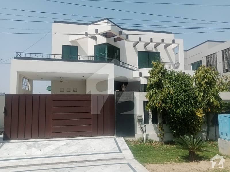 1 Kanal Beautiful House With Full Basement Available For Rent In Dha Phase 8 Ex Air Avenue
