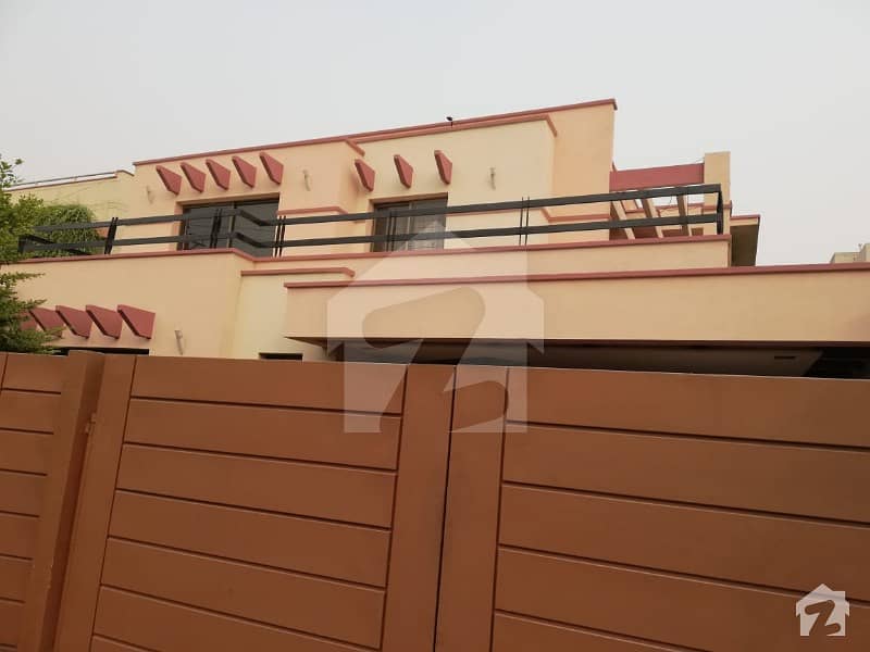 D. H. A Phase 1, 1 Kanal upper portion for rent. Reasonable rent.
