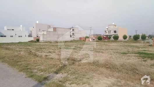 Raiwind Road Commercial Plot Sized 2.75 Marla Is Available