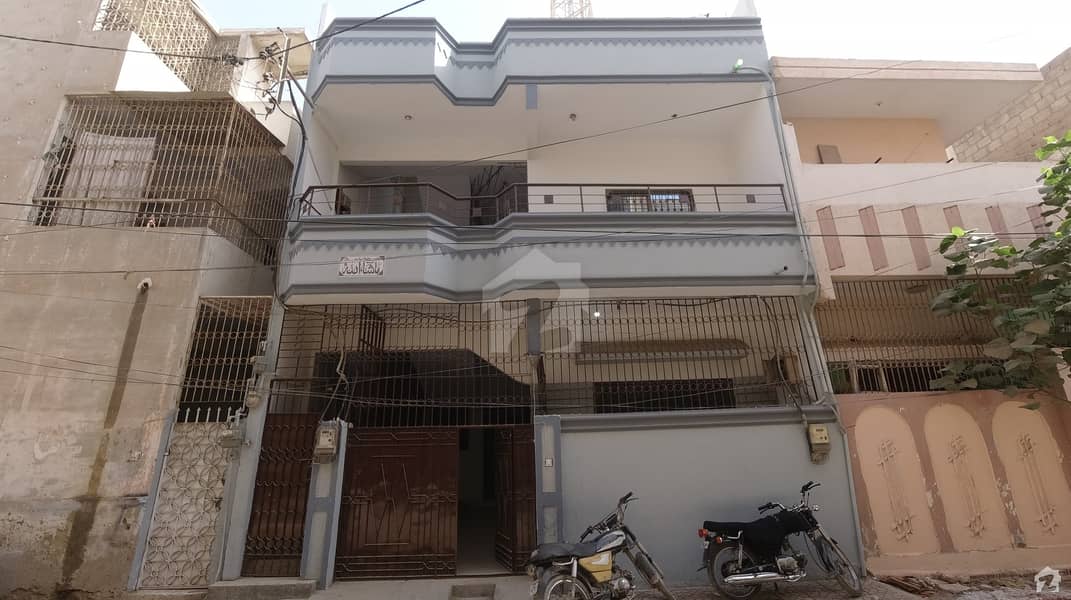 بفر زون - سیکٹر 15-B بفر زون نارتھ کراچی کراچی میں 4 کمروں کا 5 مرلہ مکان 1.75 کروڑ میں برائے فروخت۔
