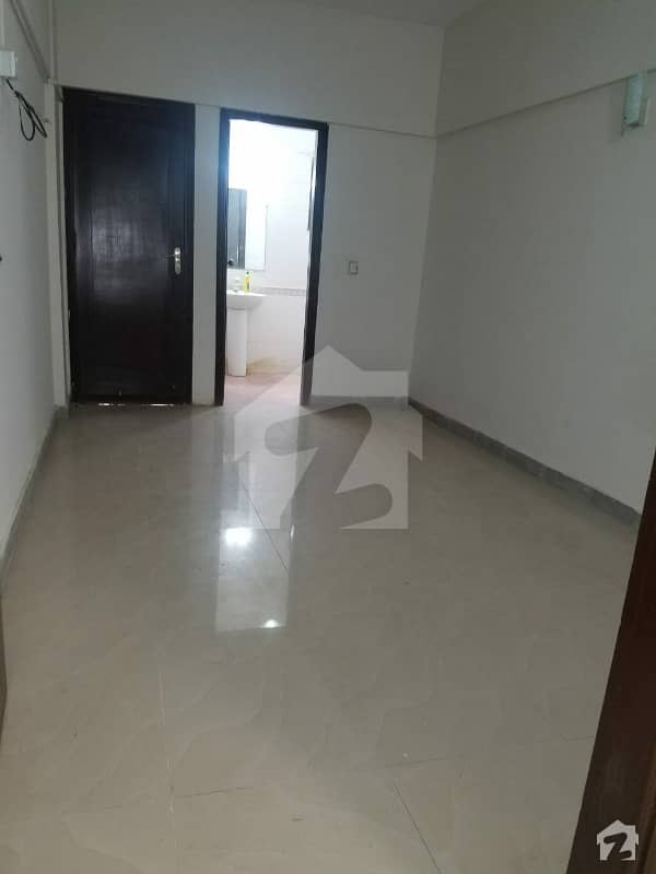 950  Square Feet Flat For Sale In D. H. A