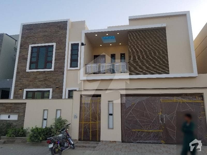 ڈی ایچ اے فیز 7 ڈی ایچ اے کراچی میں 5 کمروں کا 12 مرلہ مکان 7.2 کروڑ میں برائے فروخت۔
