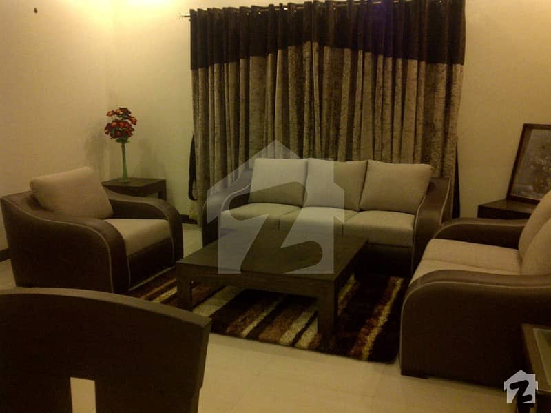 ڈی ایچ اے فیز 5 - بلاک ایل فیز 5 ڈیفنس (ڈی ایچ اے) لاہور میں 5 کمروں کا 10 مرلہ مکان 3.45 کروڑ میں برائے فروخت۔