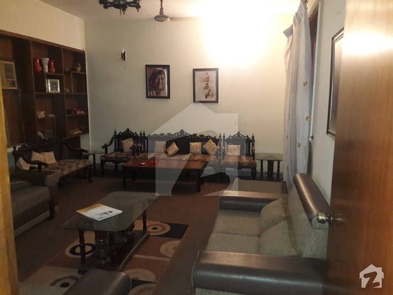 ماڈل ٹاؤن ۔ بلاک جی ماڈل ٹاؤن لاہور میں 5 کمروں کا 1 کنال مکان 6.5 کروڑ میں برائے فروخت۔