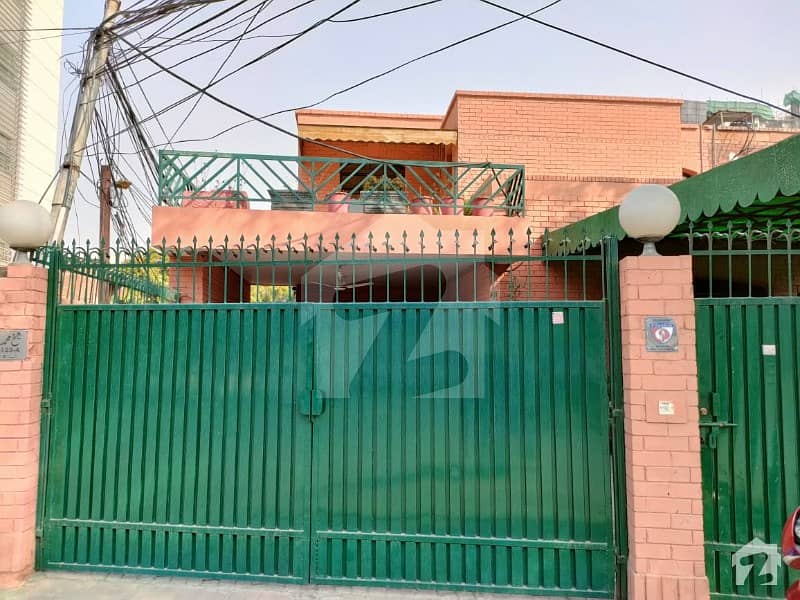 10 Marla Commercial Property Hali Rd Gulberg For Sale