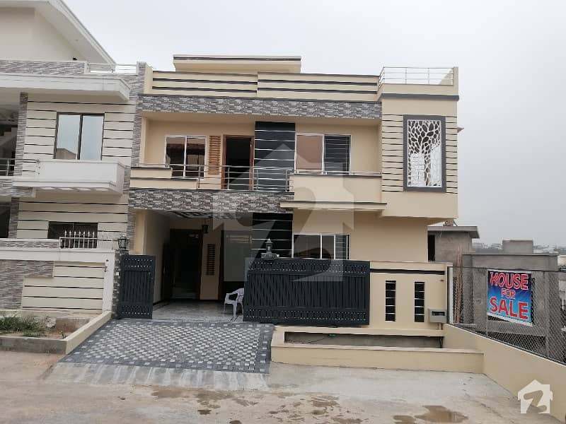 Beautiful Triple Storey House For Sale In Pakistan Town