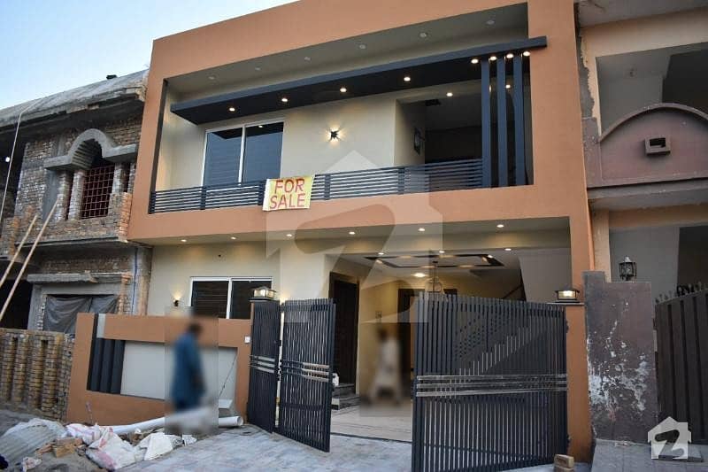 پاکستان ٹاؤن - فیز 1 پاکستان ٹاؤن اسلام آباد میں 6 کمروں کا 7 مرلہ مکان 1.96 کروڑ میں برائے فروخت۔
