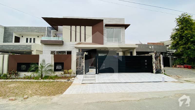 1 Kanal Modern Bungalow For Sale In Prime Location