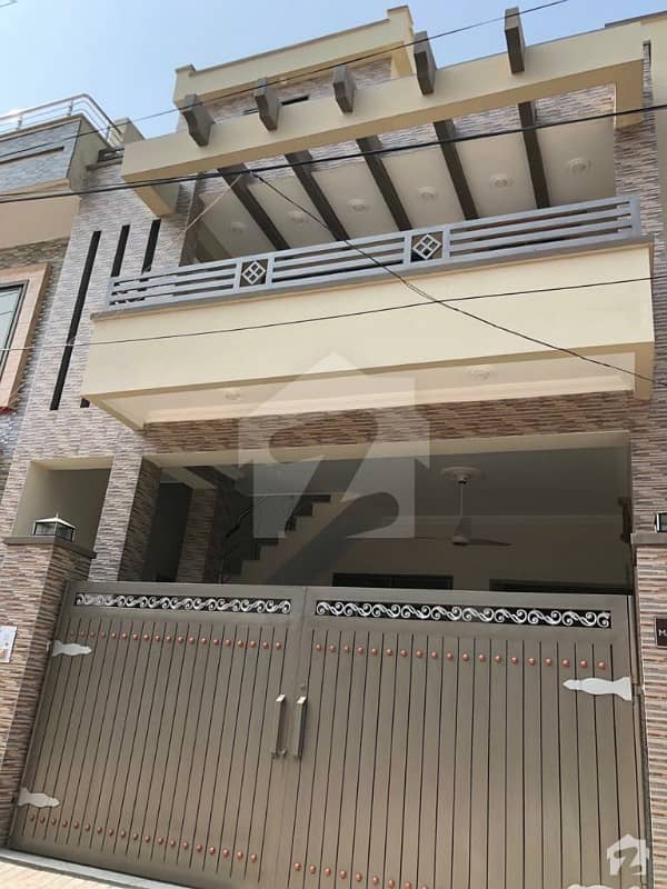 8 Marla House For Sale in Officers Colony