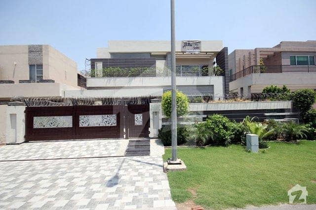 ڈی ایچ اے فیز 2 - بلاک ٹی فیز 2 ڈیفنس (ڈی ایچ اے) لاہور میں 5 کمروں کا 1 کنال مکان 2.35 لاکھ میں کرایہ پر دستیاب ہے۔