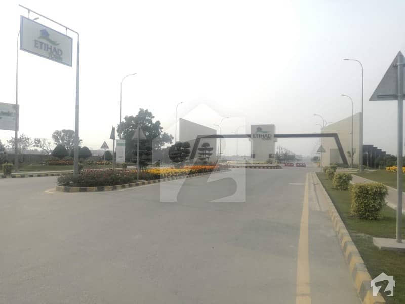 Buy A Centrally Located 8 Marla Commercial Plot In Raiwind Road