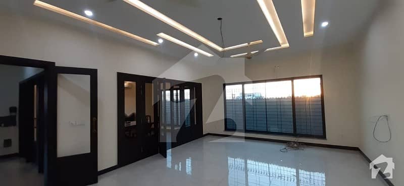 1 Kanal Beautiful And Luxurious Portion Available For Rent In Dha Phase 7