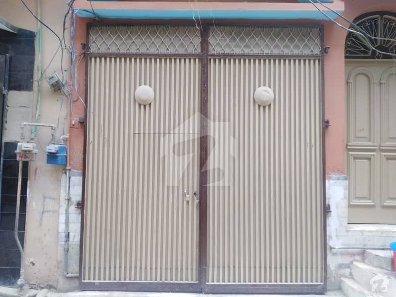 حسین آباد کالونی پشاور میں 5 کمروں کا 5 مرلہ مکان 1.8 کروڑ میں برائے فروخت۔