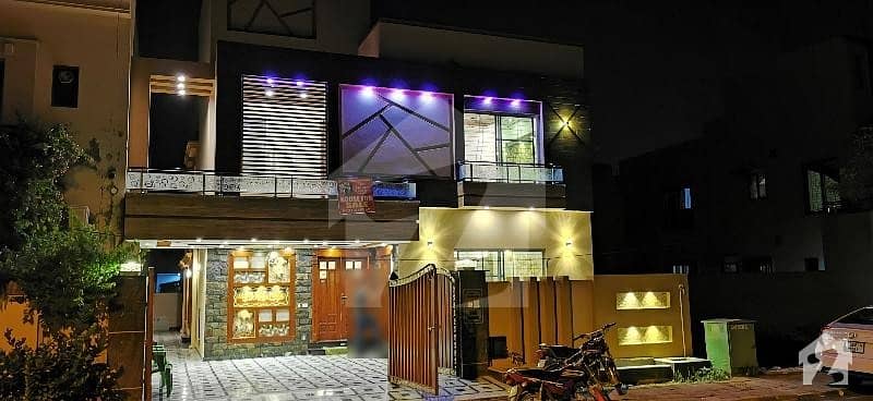 بحریہ ٹاؤن جاسمین بلاک بحریہ ٹاؤن سیکٹر سی بحریہ ٹاؤن لاہور میں 5 کمروں کا 10 مرلہ مکان 2.75 کروڑ میں برائے فروخت۔