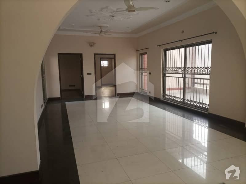 Slightly Use House For Rent Available In Dha Phase 4 Block Ff At Prime Location