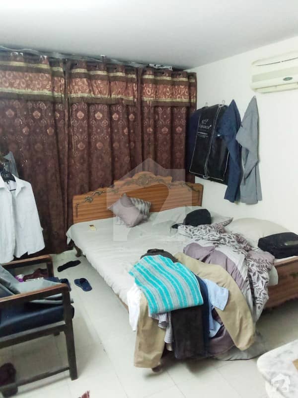 مین مارکیٹ گلبرگ لاہور میں 1 کمرے کا 1 مرلہ فلیٹ 16 لاکھ میں برائے فروخت۔