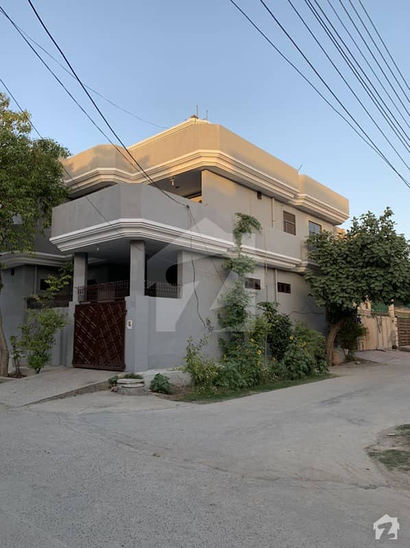 Triple Storey Corner House In Sher Zaman Town