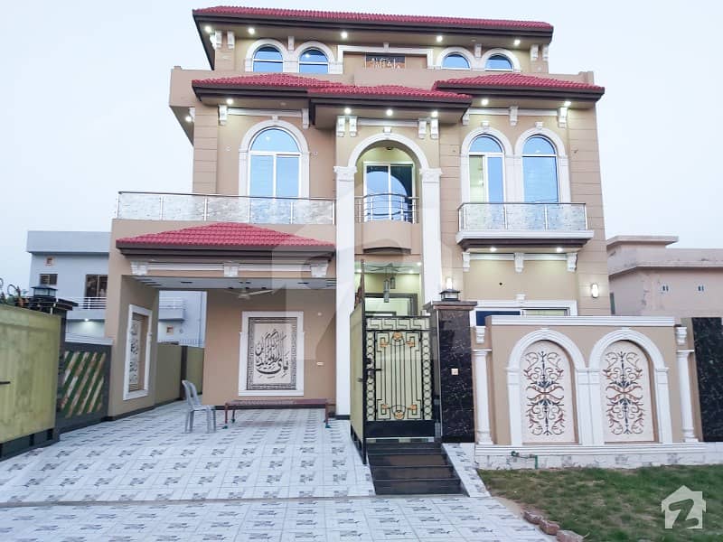 10 Marla Brand New Luxurious Bunglow For Sale In Central Park Housing Society Lahore
