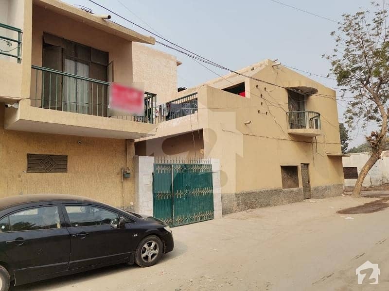 1800  Square Feet House In Officers Colony Best Option