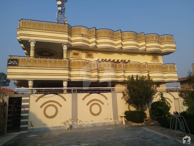 Good Location House For Sale In Main Maqam Chowk