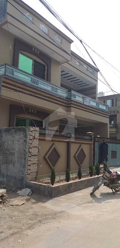 سوان گارڈن ۔ بلاک ایچ سوان گارڈن اسلام آباد میں 6 کمروں کا 11 مرلہ مکان 2.35 کروڑ میں برائے فروخت۔