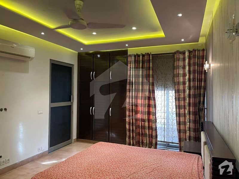 ڈی ایچ اے فیز 1 - بلاک این فیز 1 ڈیفنس (ڈی ایچ اے) لاہور میں 8 کمروں کا 1 کنال مکان 7.2 کروڑ میں برائے فروخت۔
