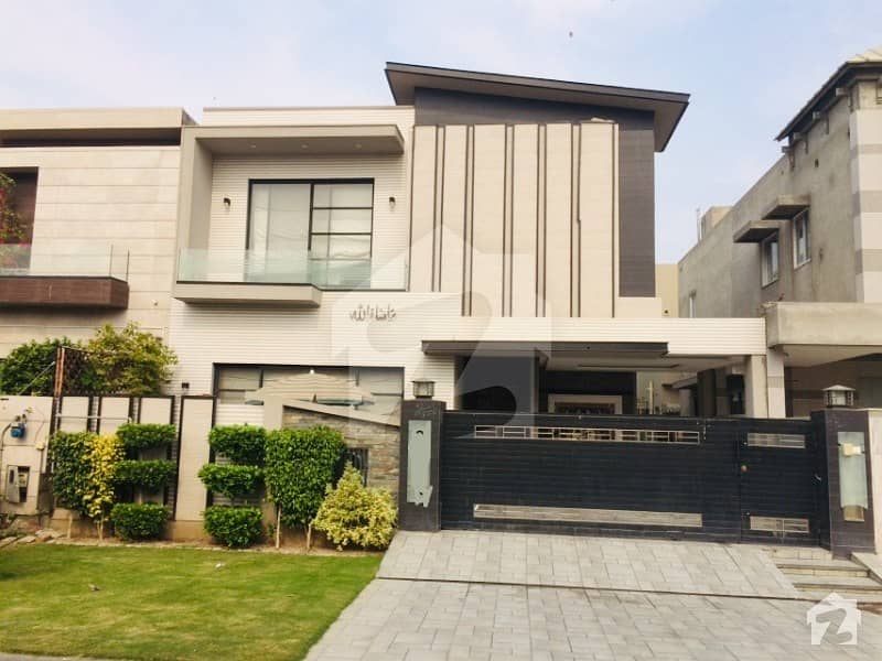 10 Marla Luxury Bungalow For Sale AT Prime Location