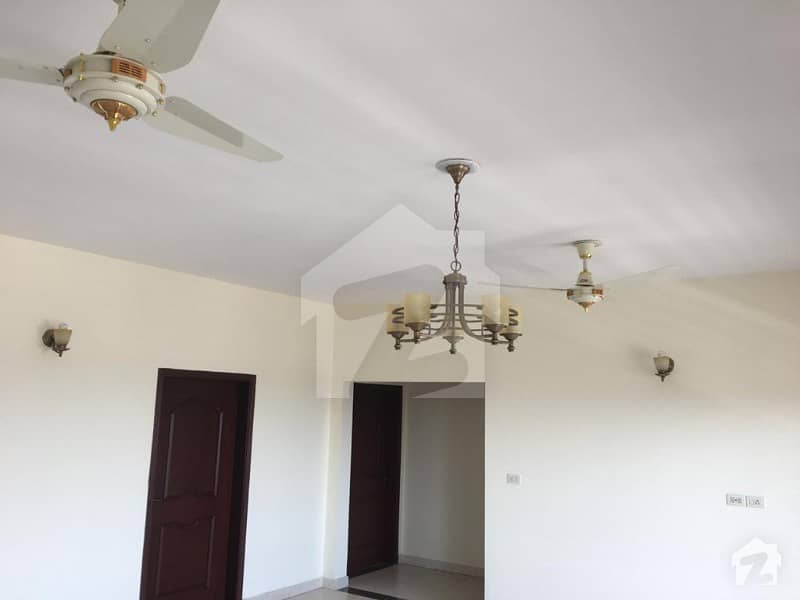 Prime Location 5 Bed Apartment Available For Rent In Askari 14 Club Road Near Aps