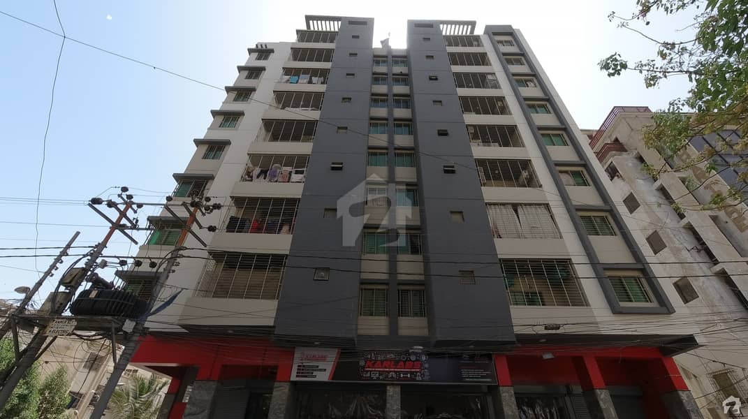پی ای سی ایچ ایس بلاک 2 پی ای سی ایچ ایس جمشید ٹاؤن کراچی میں 4 کمروں کا 9 مرلہ فلیٹ 3.25 کروڑ میں برائے فروخت۔