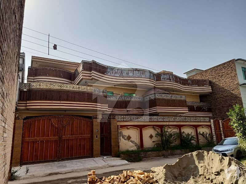 ورسک روڈ پشاور میں 7 کمروں کا 18 مرلہ مکان 4.5 کروڑ میں برائے فروخت۔