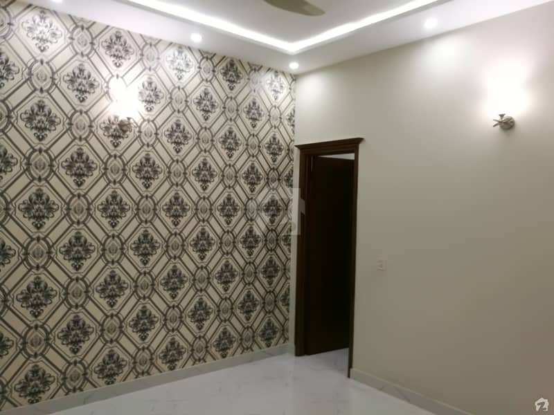 ایڈن بولیوارڈ ہاؤسنگ سکیم کالج روڈ لاہور میں 3 کمروں کا 5 مرلہ مکان 1.2 کروڑ میں برائے فروخت۔