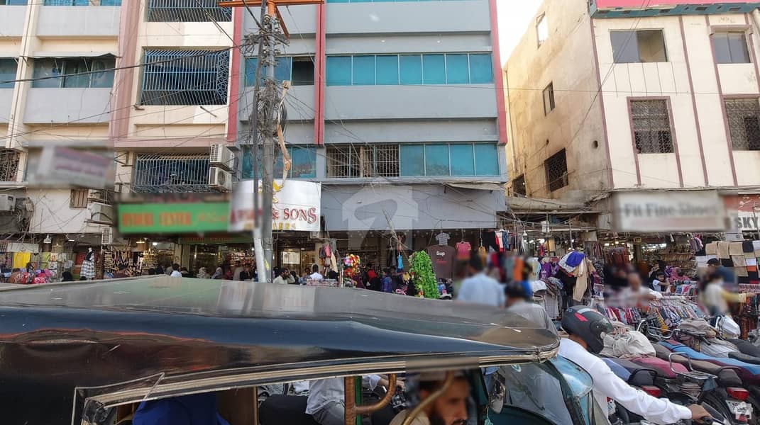 نارتھ ناظم آباد ۔ بلاک جی نارتھ ناظم آباد کراچی میں 0.44 مرلہ دکان 2.4 کروڑ میں برائے فروخت۔