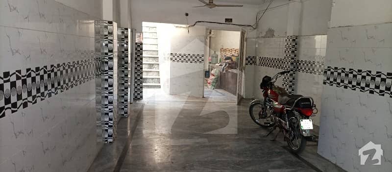 گرو منگت روڈ گلبرگ لاہور میں 2 کمروں کا 4 مرلہ زیریں پورشن 23 ہزار میں کرایہ پر دستیاب ہے۔