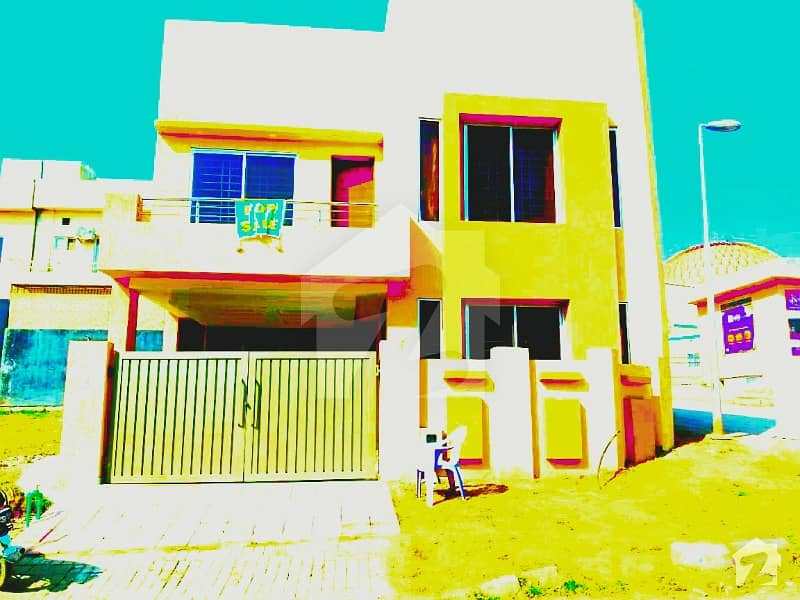 بحریہ ٹاؤن فیز 8 بحریہ ٹاؤن راولپنڈی راولپنڈی میں 5 کمروں کا 7 مرلہ مکان 1.75 کروڑ میں برائے فروخت۔