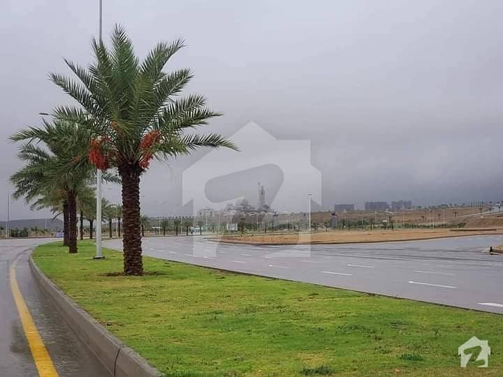 Stunning 4500  Square Feet Residential Plot In Bahria Town Karachi Available