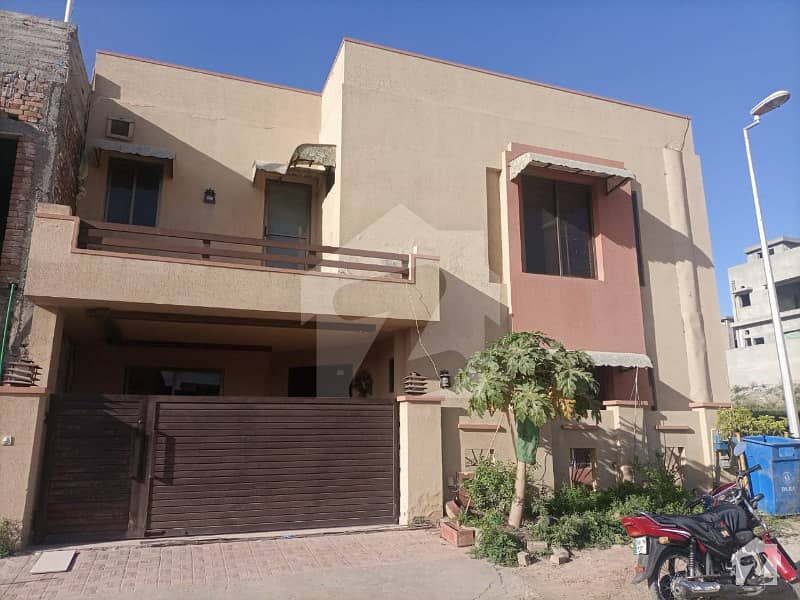 10 Marla Corner Double Unit House For Sale