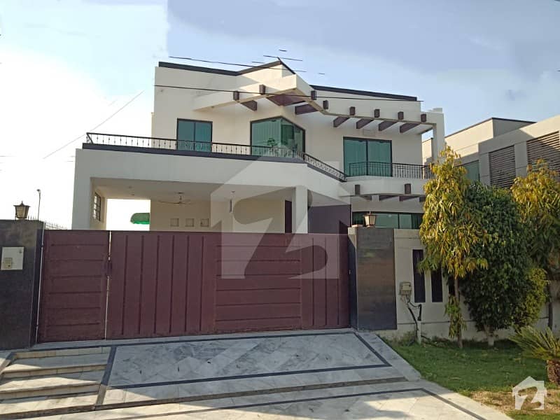 1 Kanal Full House Is For Rent With Basement In Ex Air Avenue Dha Phase 8