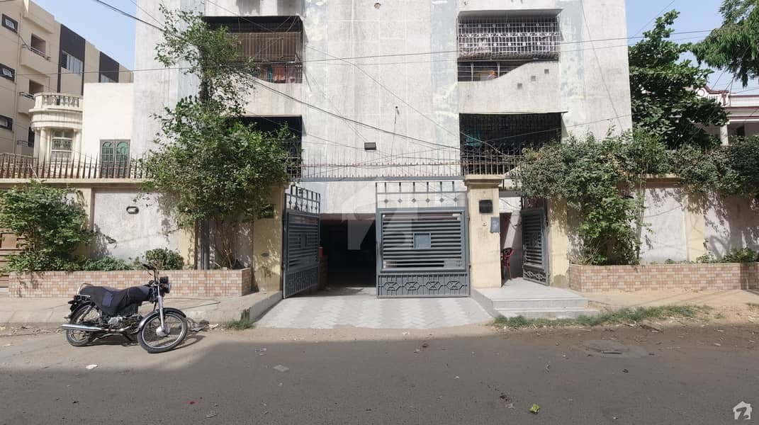 پارسی کالونی جمشید ٹاؤن کراچی میں 3 کمروں کا 7 مرلہ فلیٹ 1.8 کروڑ میں برائے فروخت۔