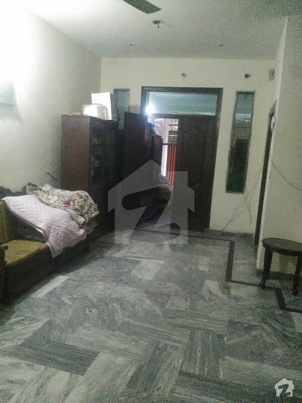 8 Marla Lower Portion For Rent In Model Town Extention Q Block