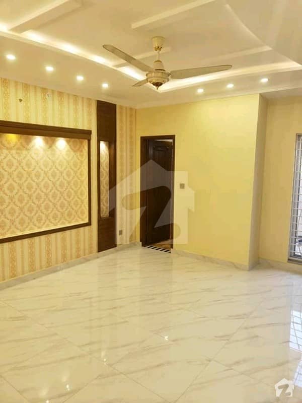 6300  Square Feet House In Bahria Town Is Available