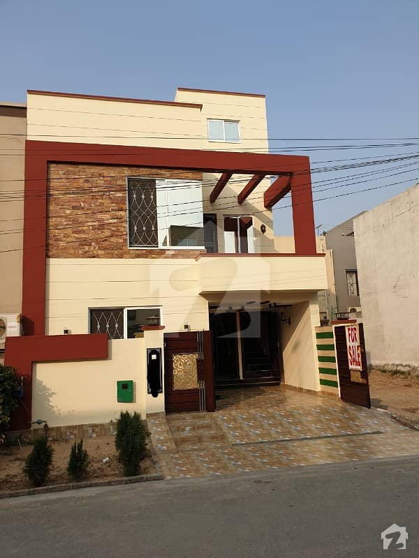 BRAND NEW AVAILABLE 5 MARLA OWNER BUILD HIGH IN LUXURY HOUSE SALE IN BAHRIA TOWN LAHORE SECTOR D BLOCK BB